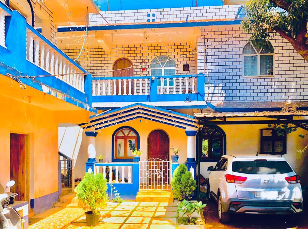Blue Waves Guest House Калангут Экстерьер фото