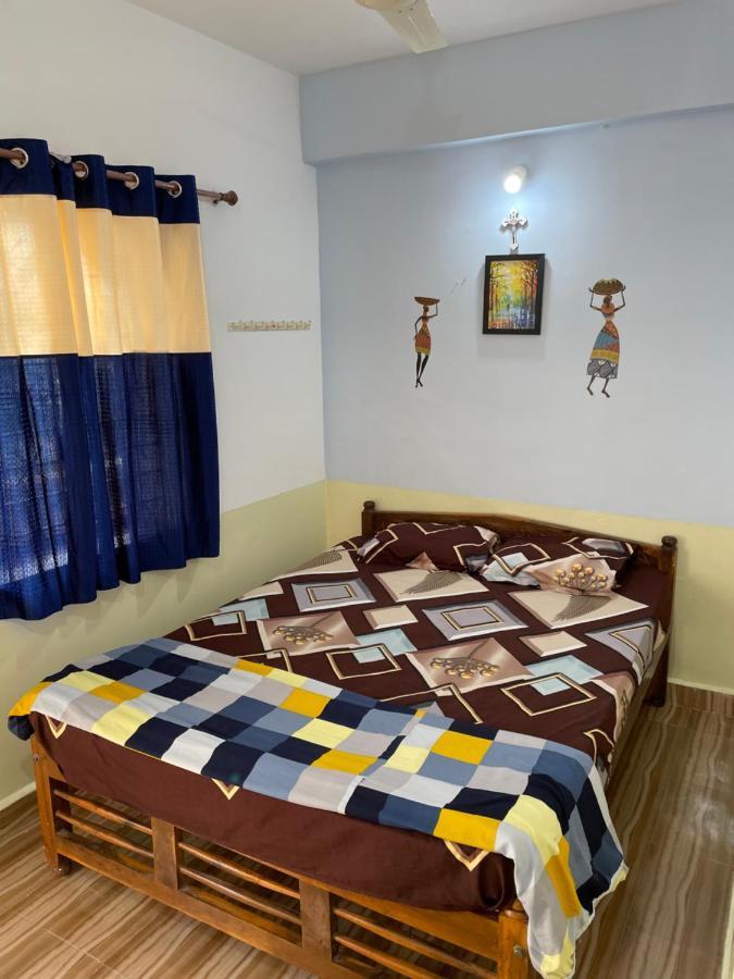 Blue Waves Guest House Калангут Экстерьер фото