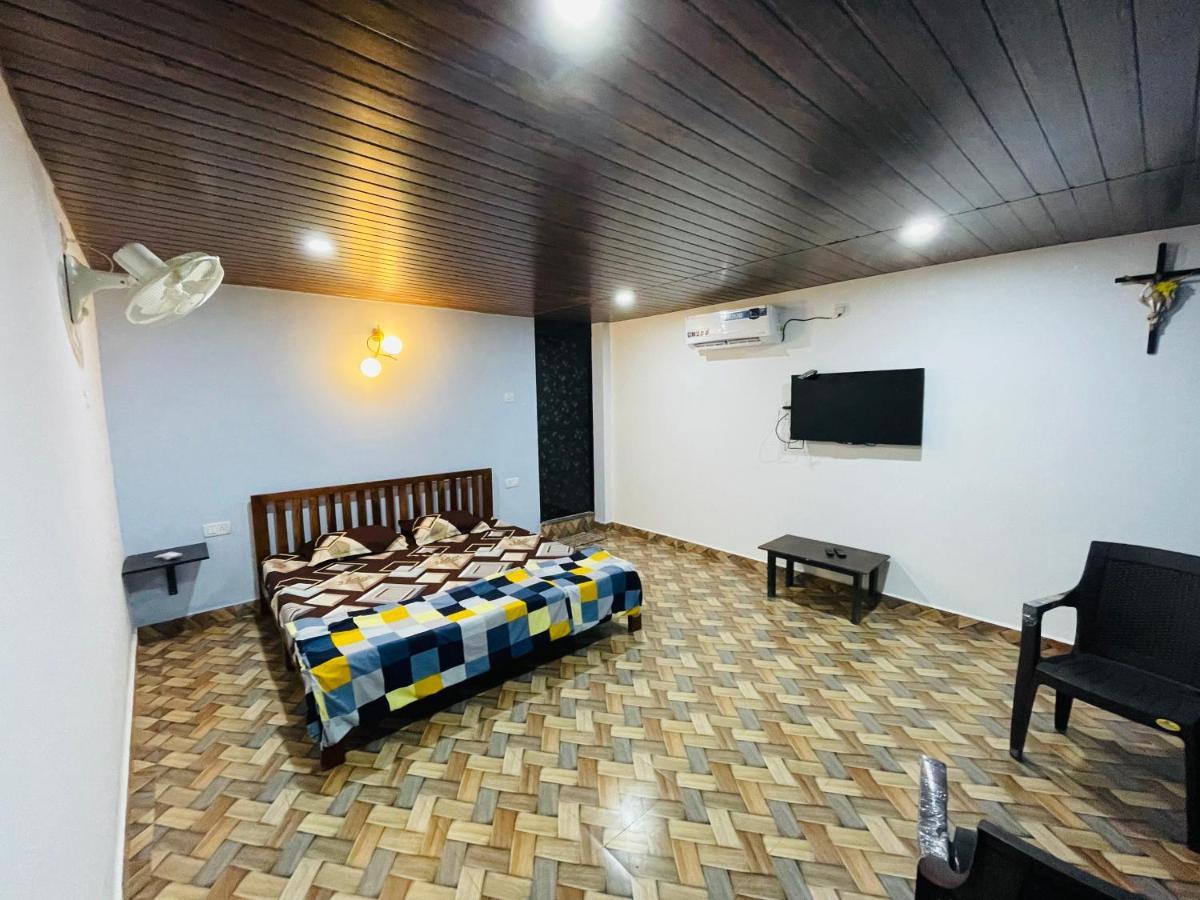 Blue Waves Guest House Калангут Экстерьер фото