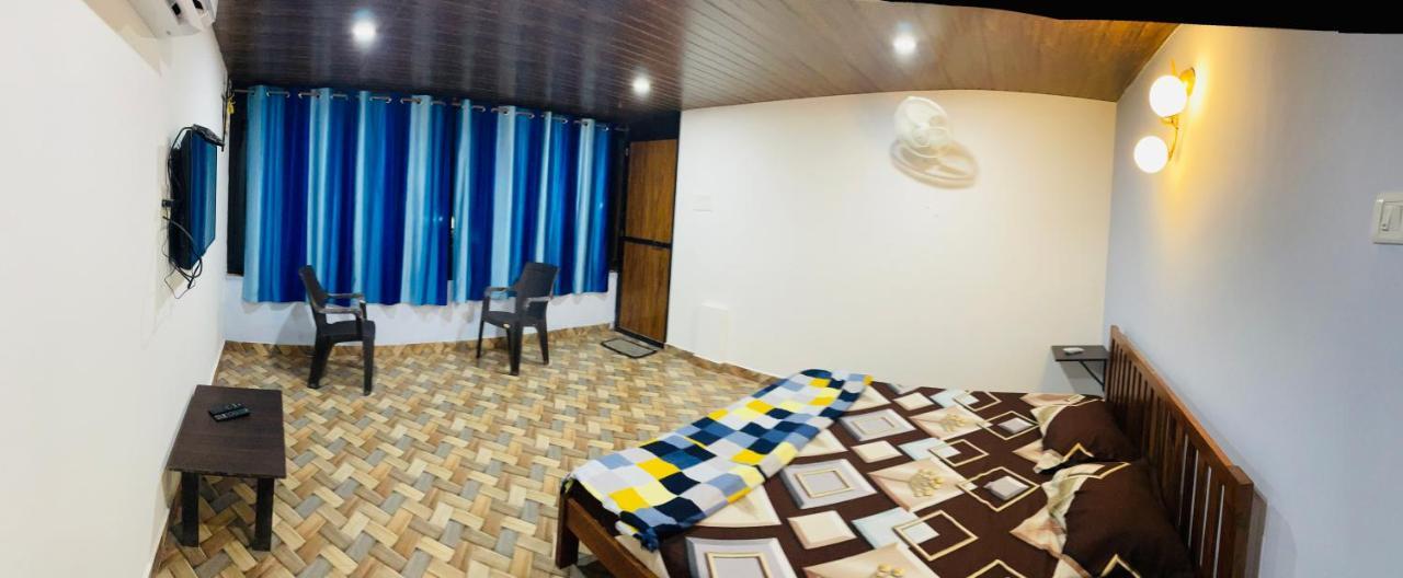Blue Waves Guest House Калангут Экстерьер фото