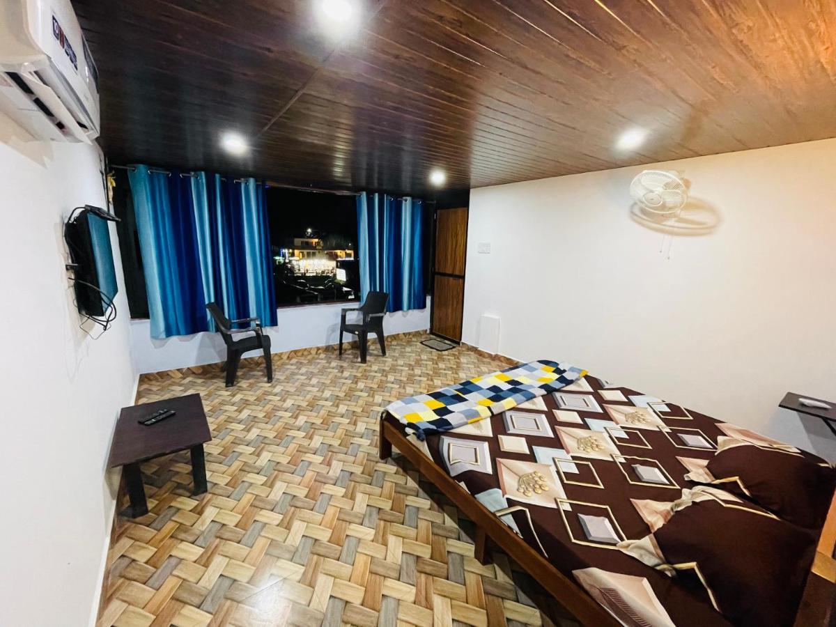 Blue Waves Guest House Калангут Экстерьер фото