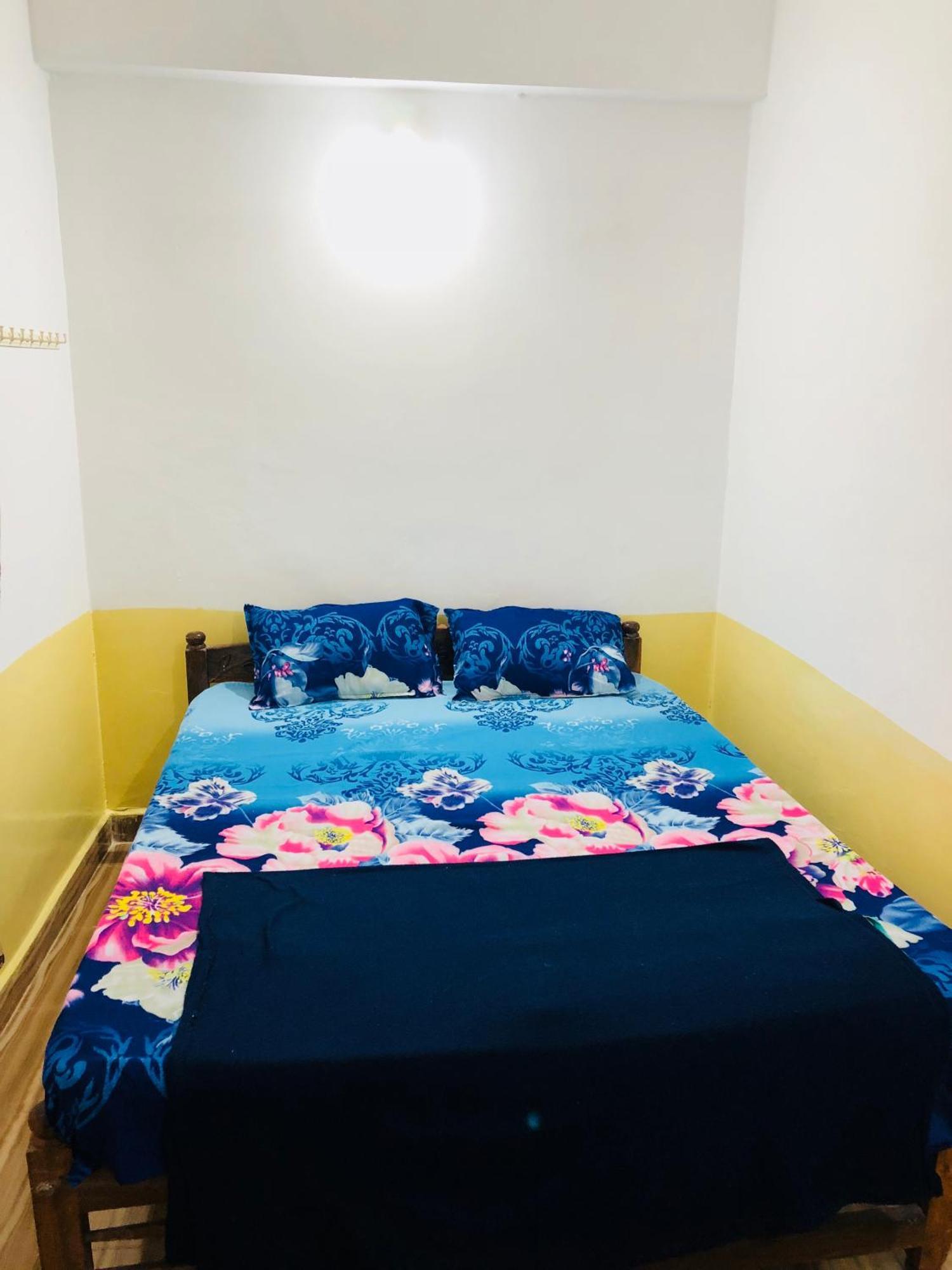Blue Waves Guest House Калангут Экстерьер фото