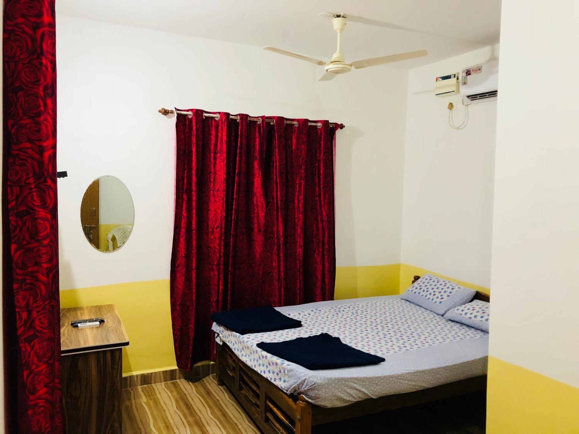 Blue Waves Guest House Калангут Экстерьер фото