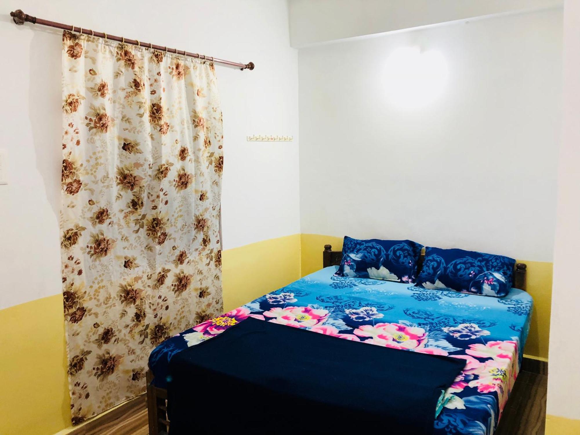 Blue Waves Guest House Калангут Экстерьер фото